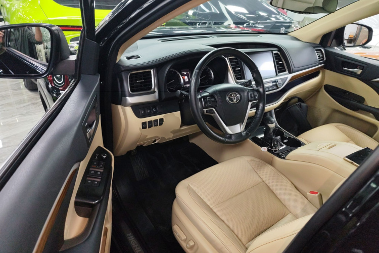 丰田 汉兰达 2018款 2.0T 四驱至尊版 7座 国V中控内饰20