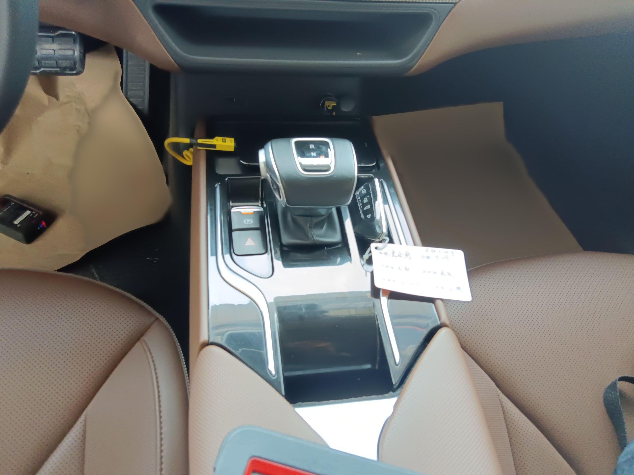 红旗E-QM5 2021款 充电 T3版 4座