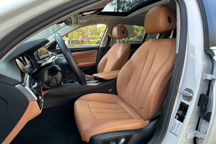 宝马5系 2018款 528Li 上市特别版中控内饰7003