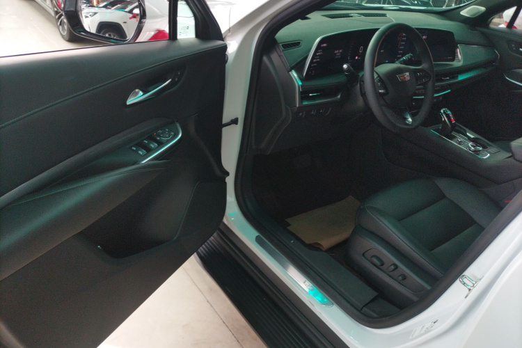 凯迪拉克XT4 2024款 28T 两驱豪华型中控内饰7003