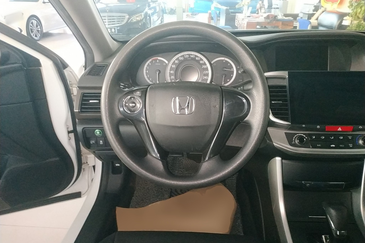 本田 雅阁 2015款 2.0L LX 舒适版局部细节13