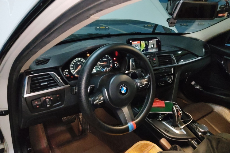 宝马3系 2018款 320Li 领先型M运动套装中控内饰12