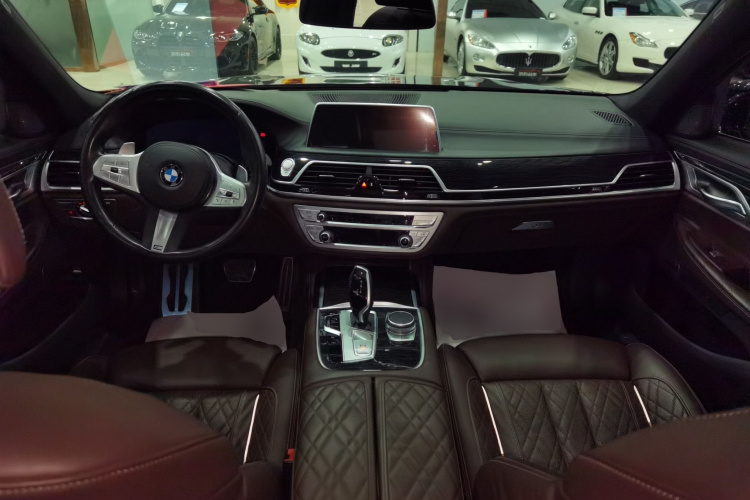 宝马7系 2021款 740Li 领先型 M运动套装中控内饰12