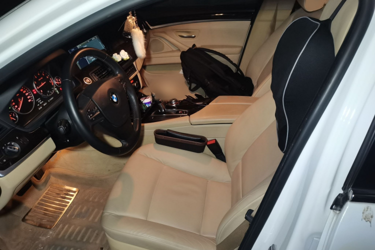 宝马5系 2011款 523Li 豪华型局部细节19