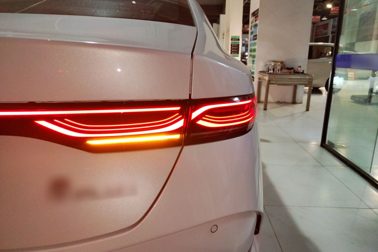 比亚迪 秦PLUS 2025款 DM-i 智驾版 55KM领先型车身外观9