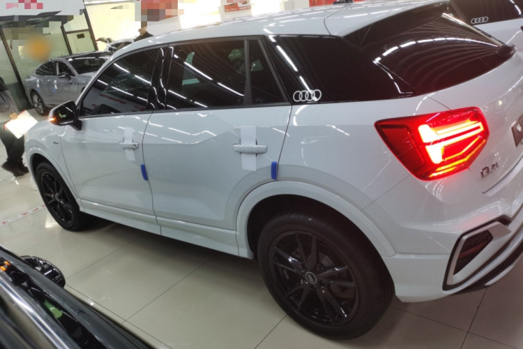 奥迪Q2L 2023款 35TFSI 进取动感型车身外观4