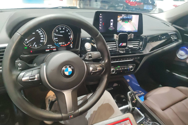 宝马1系 2021款 改款 125i M运动曜夜版中控内饰7002