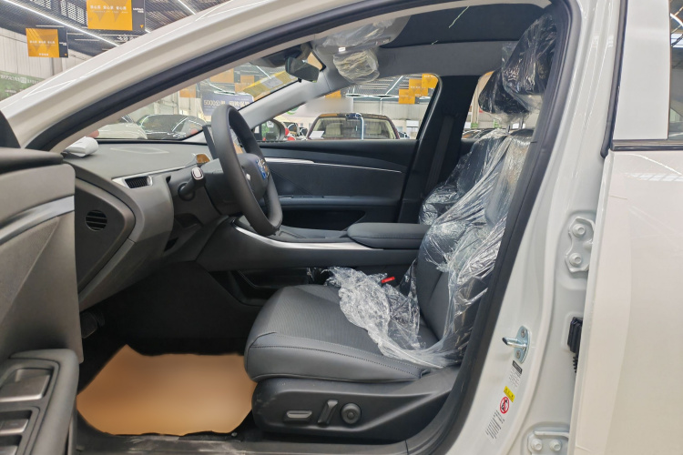 小鹏MONA M03 2025款 515 长续航 Plus中控内饰7003