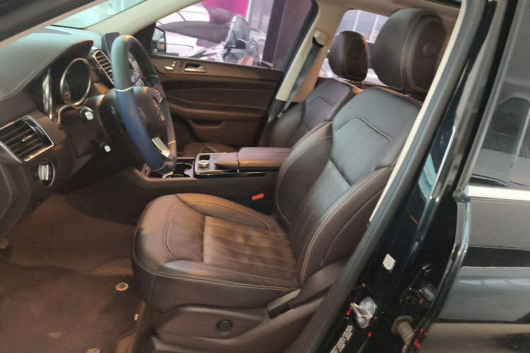 奔驰GLE 2018款 GLE 320 4MATIC 动感型臻藏版中控内饰19