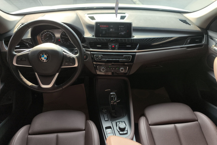 宝马X1 2020款 sDrive20Li 时尚型中控内饰7002