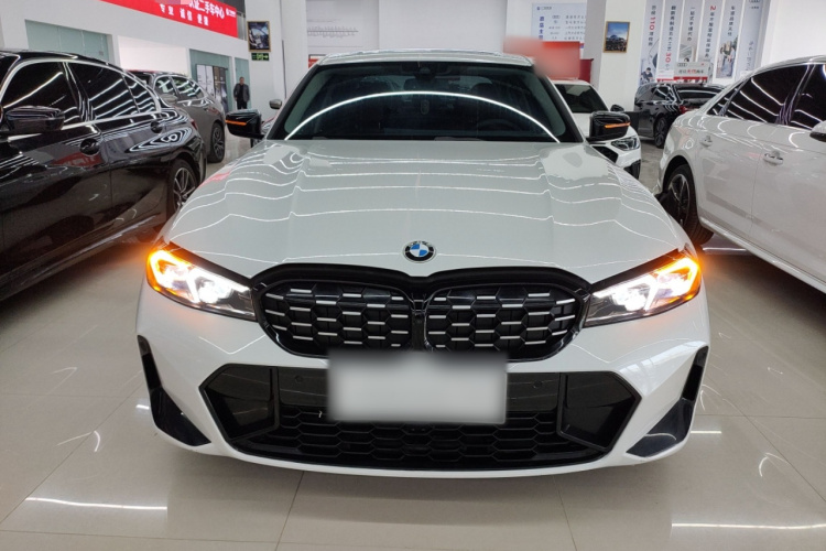 宝马3系 2024款 325Li M运动曜夜套装车身外观2