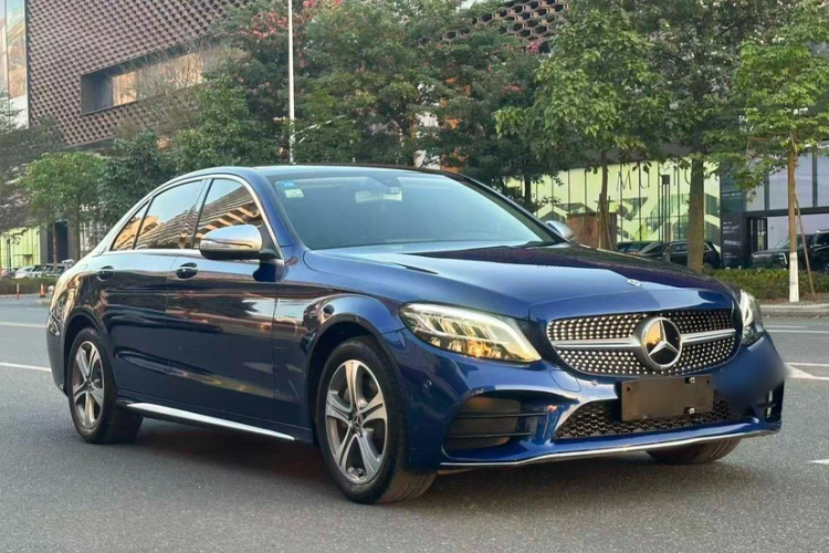 奔驰C级 2019款 C 260 L 运动版车身外观6008