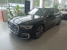 奥迪A6L 2025款 改款 45 TFSI 臻选动感型