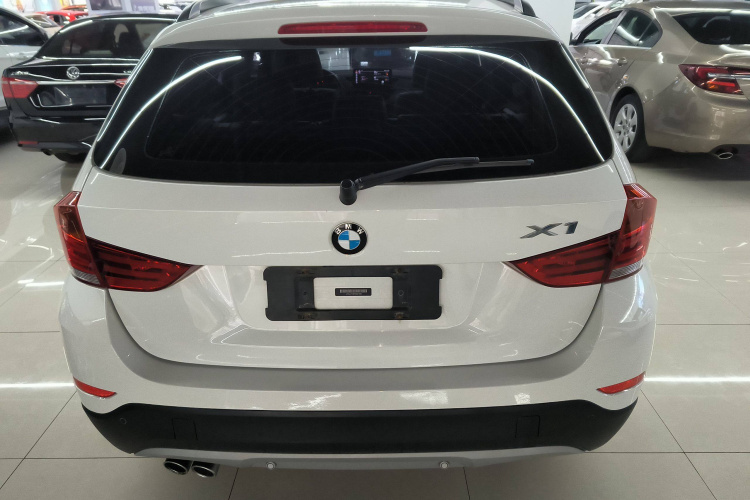 宝马X1 2014款 sDrive18i 时尚型车身外观6