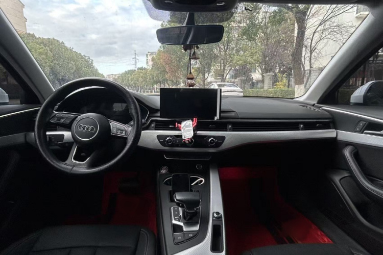 奥迪A4L 2020款 40 TFSI 时尚致雅型中控内饰7002