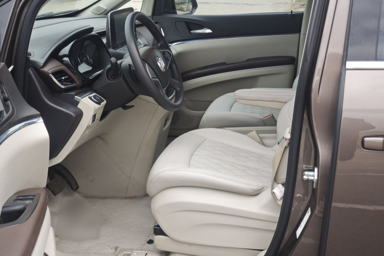 别克GL8 2023款 陆上公务舱 舒适型中控内饰7003