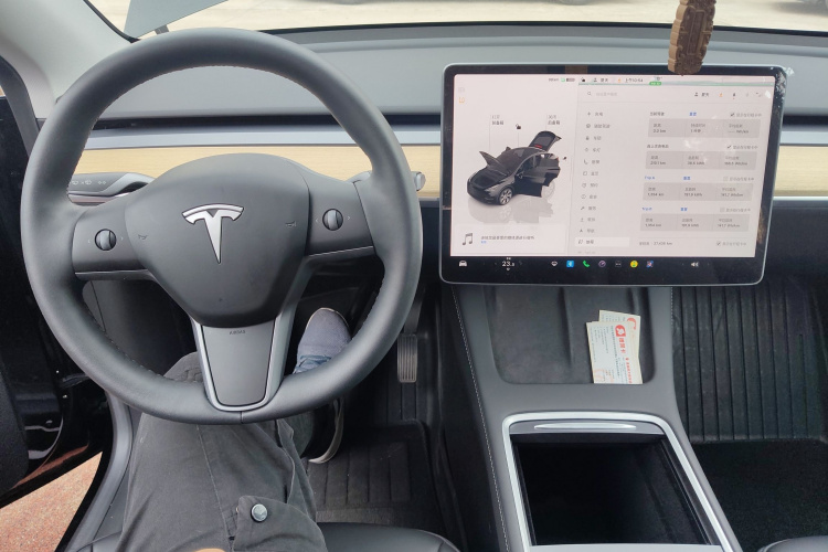 特斯拉 Model Y 2022款 改款 后轮驱动版中控内饰7002