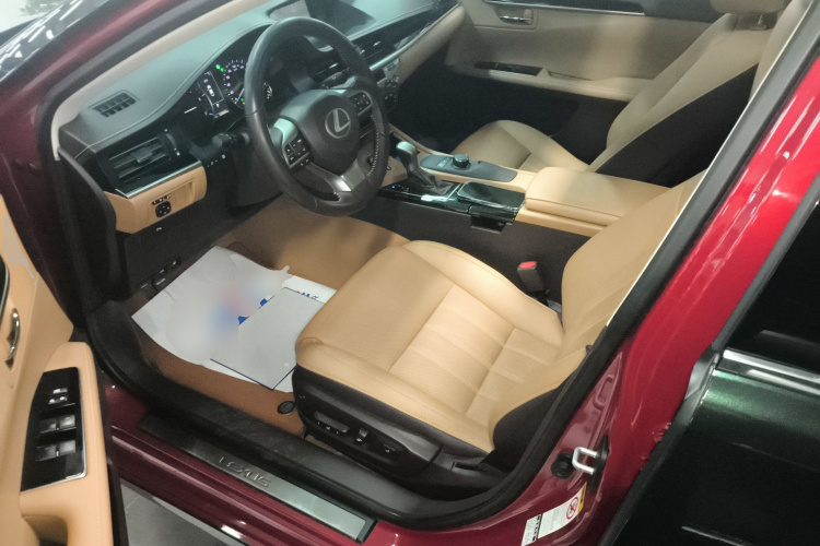雷克萨斯ES 2015款 200 精英版中控内饰7003