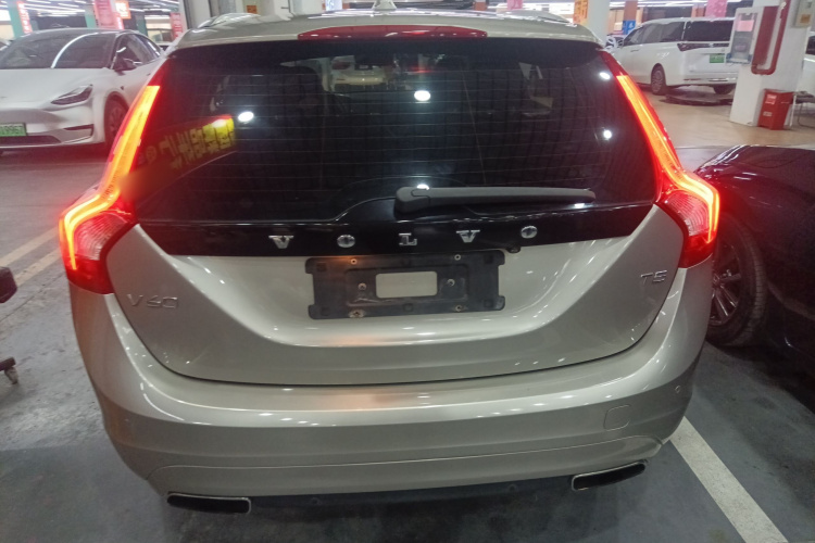 沃尔沃V60 2015款 T5 智雅版车身外观6