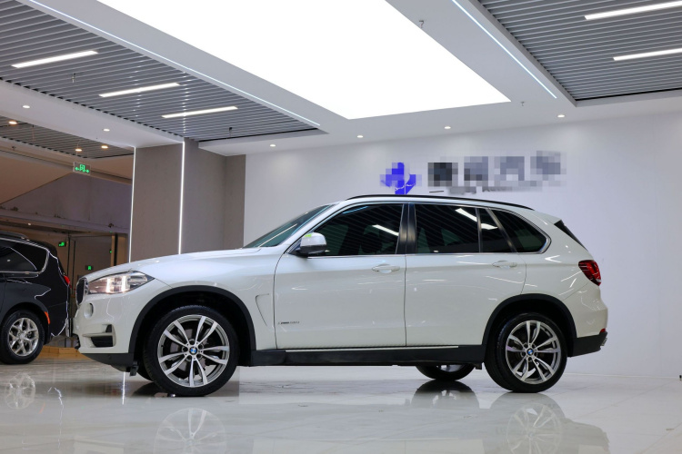 宝马X5(进口) 2019款 xDrive40i M运动套装车身外观6002
