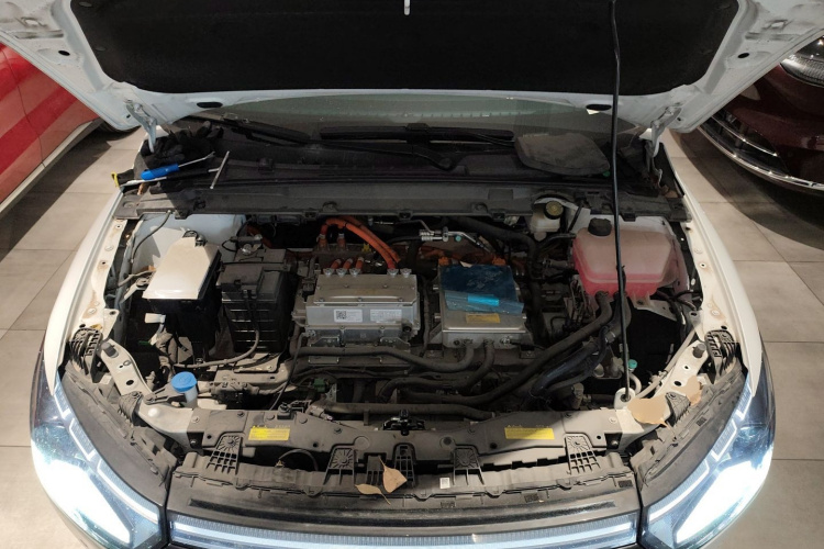 小鹏P5 2021款 460E机舱底盘24