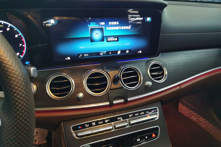 奔驰E级 2023款 改款 E 260 L 运动型局部细节16