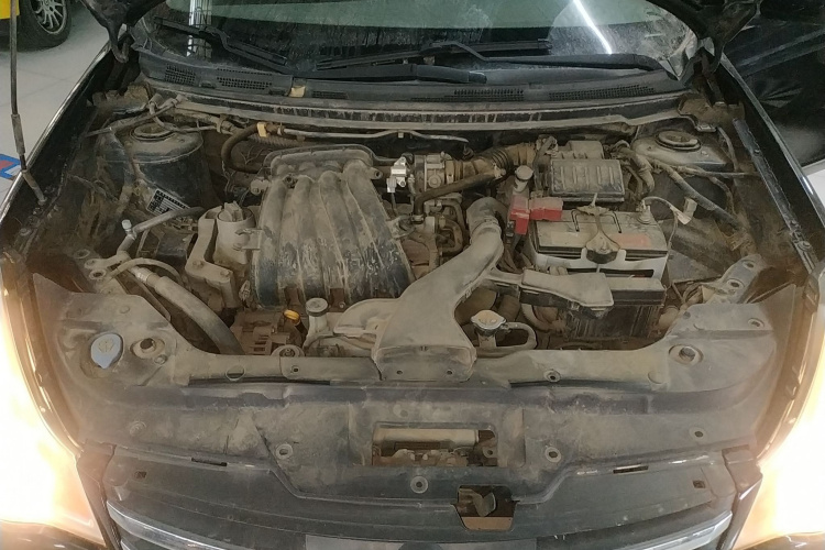 日产 轩逸 2012款 经典 1.6XE 手动舒适版机舱底盘24