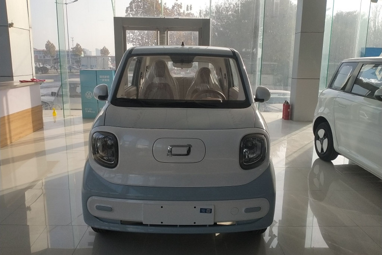 奔腾小马 2026款 222km 炫彩马车身外观6001