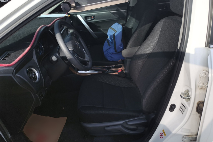 丰田 卡罗拉 2017款 改款 1.2T S-CVT GL-i中控内饰19