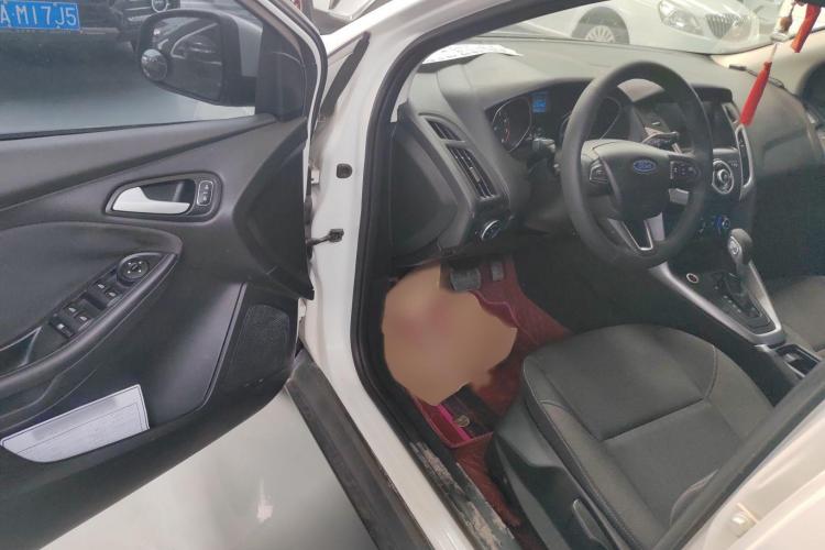 福特 福克斯 2015款 两厢 1.6L 自动舒适型中控内饰7002