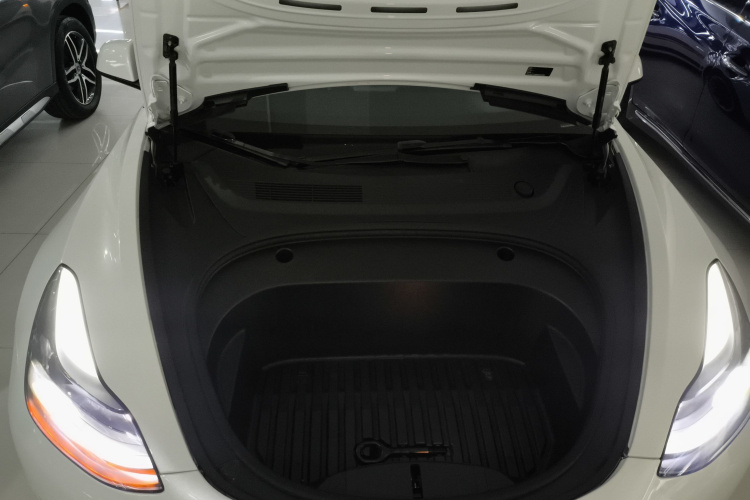 特斯拉 Model 3 2022款 后轮驱动版机舱底盘24