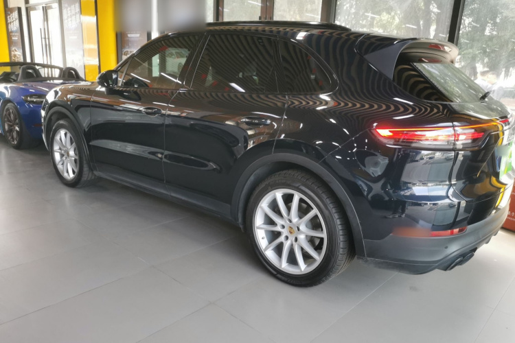 保时捷 2023款 Cayenne 3.0T车身外观6003