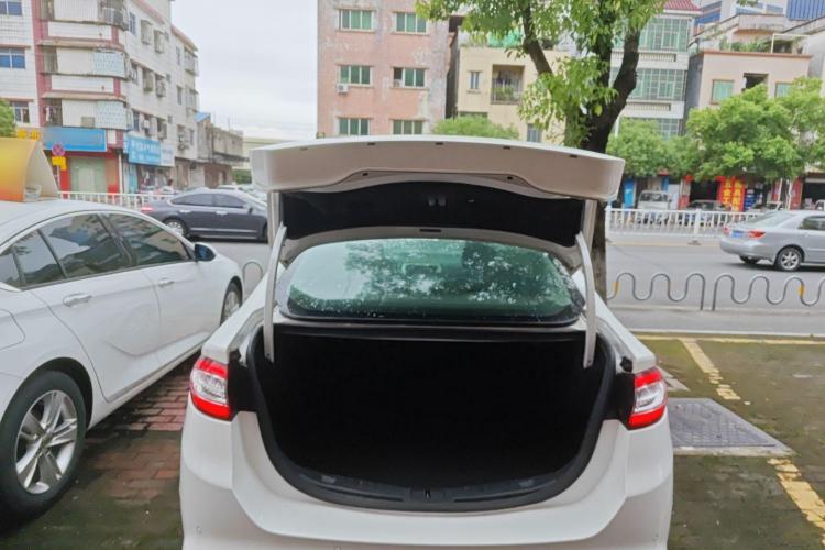 福特 蒙迪欧 2013款 1.5L GTDi180时尚型中控内饰23