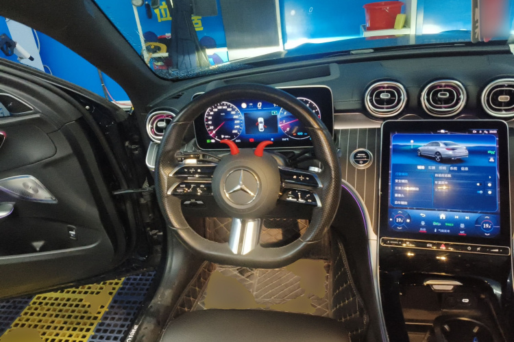 奔驰C级 2022款 C 260 L 皓夜运动版中控内饰13