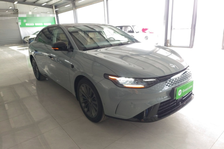 零跑汽车 零跑C01 2024款 增程 316尊享版车身外观3