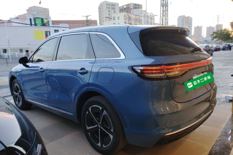 鸿蒙智行 尚界H5 2025款 纯电 Max 长续航车身外观4