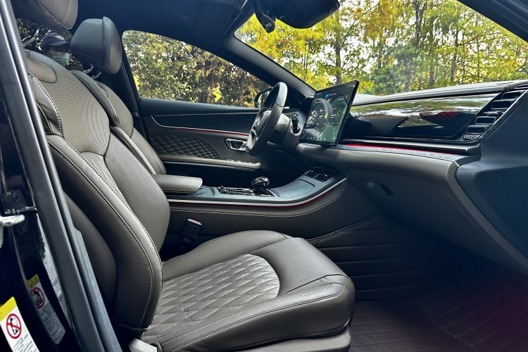 比亚迪 汉 2022款 EV 创世版 715KM前驱旗舰型中控内饰7005