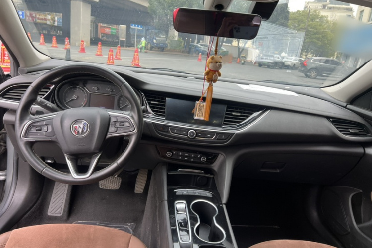 别克 君威 2023款 652T 智享型中控内饰7001