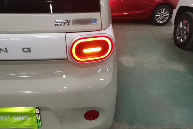 五菱汽车 宏光MINIEV 2024款 第三代 215km 青春版车身外观9