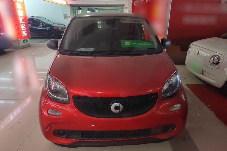smart forfour 2018款 1.0L 52千瓦激情版车身外观2