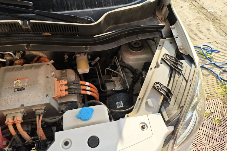 零跑汽车 零跑T03 2021款 400豪华版机舱底盘26