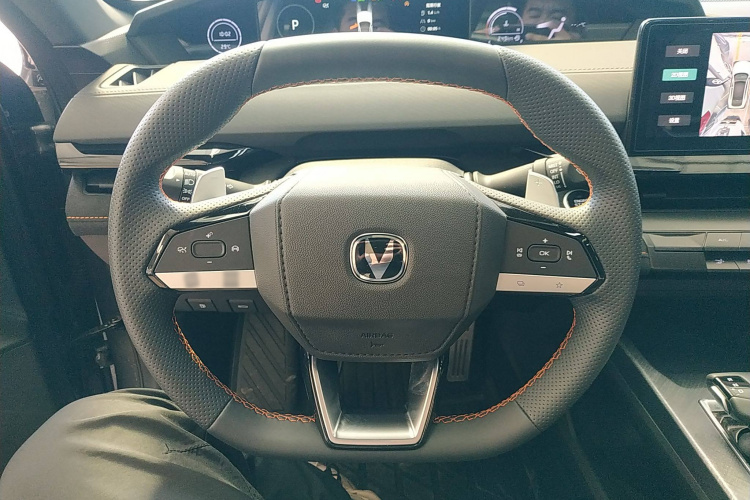 长安UNI-V 2022款 2.0T 锋速版局部细节13