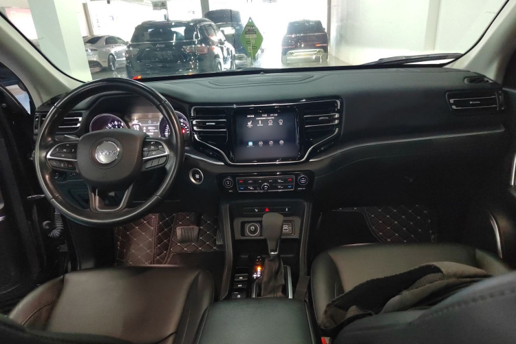 Jeep 大指挥官 2018款 2.0T 两驱进享版 国V中控内饰7002