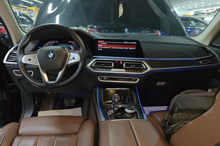 宝马X7 2021款 xDrive40i 领先型豪华套装中控内饰12