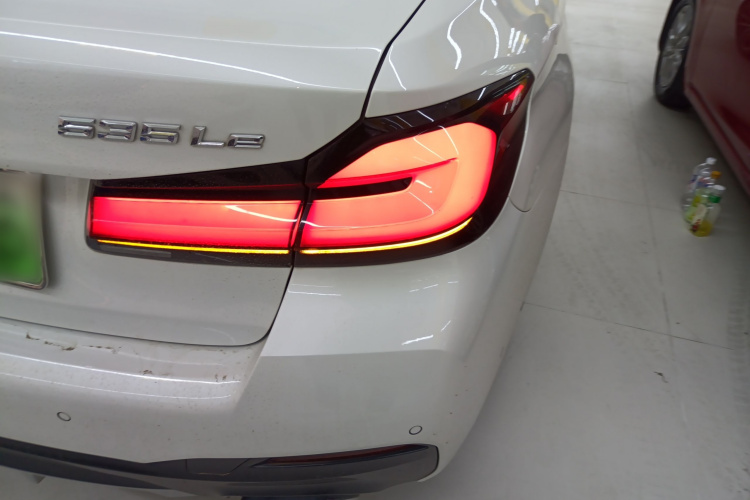 宝马5系新能源 2022款 535Le M运动套装车身外观6006