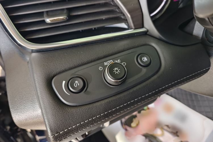 别克 君越 2020款 652T 豪华型中控内饰7015