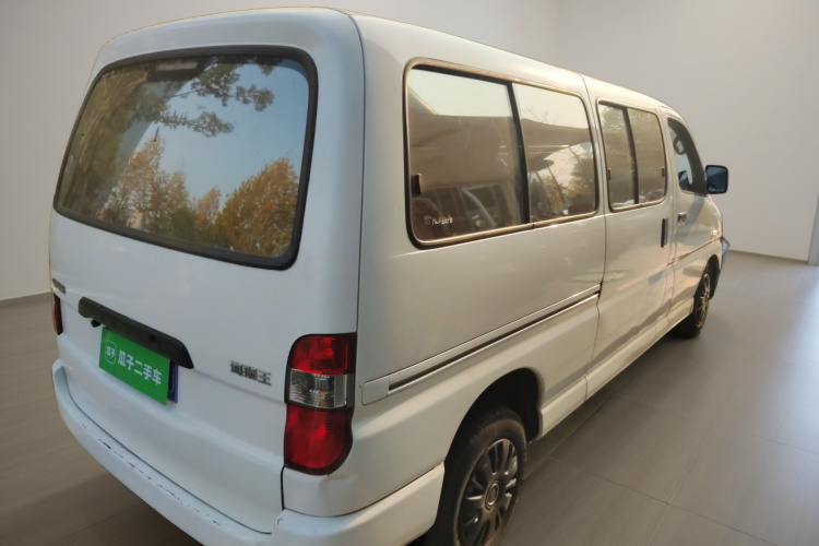 金杯海狮王 2021款 2.0L城运王系列捷运型标准顶6座1TZS车身外观7