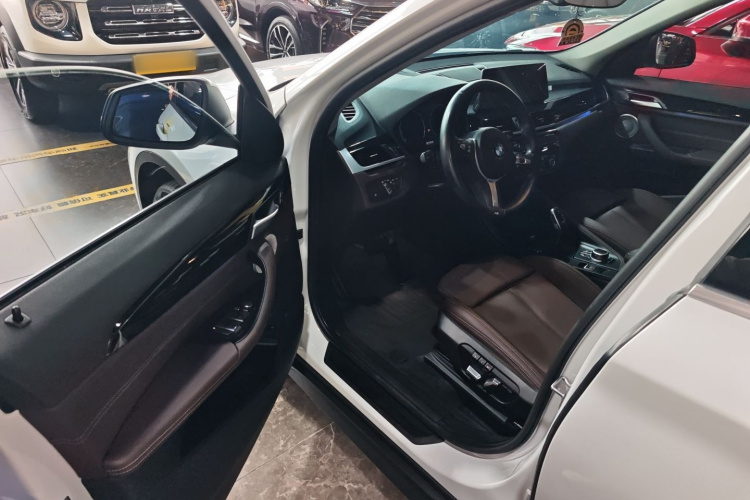 宝马X1 2021款 改款 sDrive25Li 领先型中控内饰20