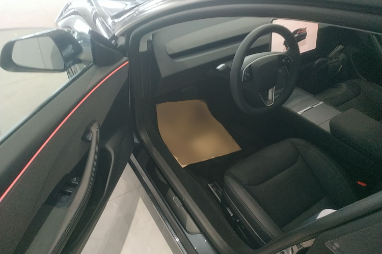 特斯拉 Model 3 2025款 改款 后轮驱动版中控内饰20