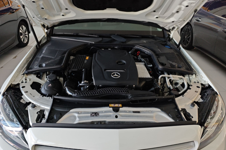 奔驰C级 2018款 C 180 L 时尚型运动版机舱底盘24